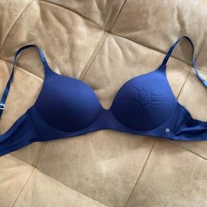💫2/$20 LUCKY BRAND Navy Wireless Padded Bra 36C